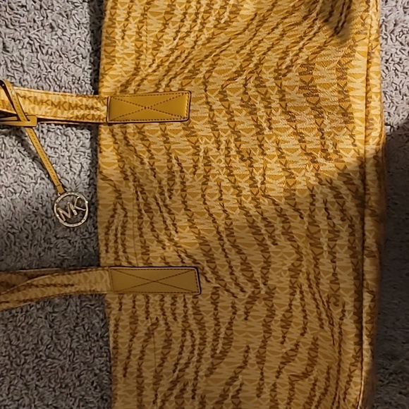 The Michael Large Animal Print Logo Tote Bag NWOT - Picture 5 of 7